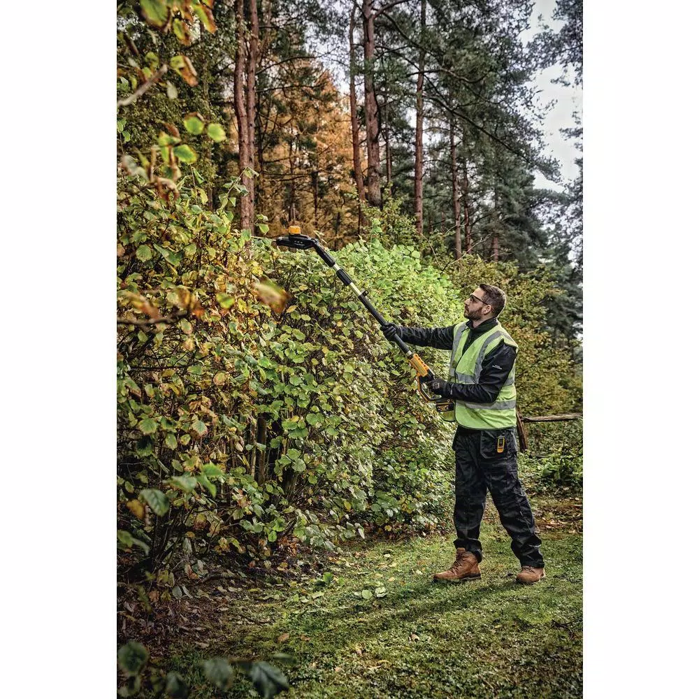 Trimmers DEWALT 20V MAX Lithium-Ion Cordless Pole Hedge Trimmer Kit With (1) Battery 4.0Ah, Charger, Sheath And Shoulder Strap Included - Image 7