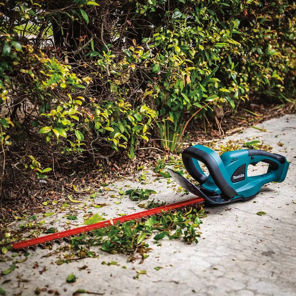 Trimmers Makita 18-Volt LXT Lithium-Ion Brushless String Trimmer Kit With Bonus 22 In. 18-Volt LXT Lithium-Ion Cordless Hedge Trimmer 5 Trimmers Makita 18-Volt LXT Lithium-Ion Brushless String Trimmer Kit With Bonus 22 In. 18-Volt LXT Lithium-Ion Cordless Hedge Trimmer - Image 5