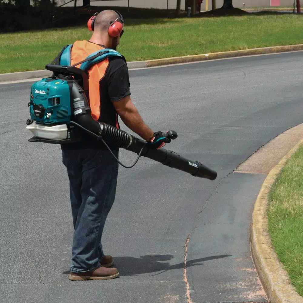 Leaf Blowers Makita 75.6 Cc MM4 206 MPH 706 CFM 4-Stroke Engine Tube Throttle Backpack Blower - Image 4