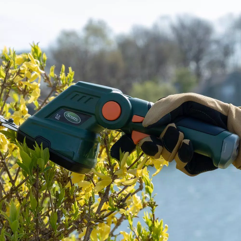 Trimmers Scotts 7.2-Volt Lithium-Ion Cordless Grass And Shrub Shear – 2 Ah Battery And Charger Included 4 Trimmers Scotts 7.2-Volt Lithium-Ion Cordless Grass And Shrub Shear – 2 Ah Battery And Charger Included - Image 4